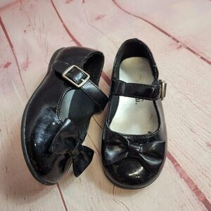 Smartfit dress shoes with bow 6.5